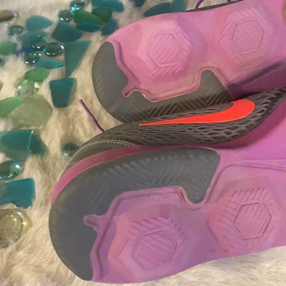 Nike shoes 8.5 (4429)